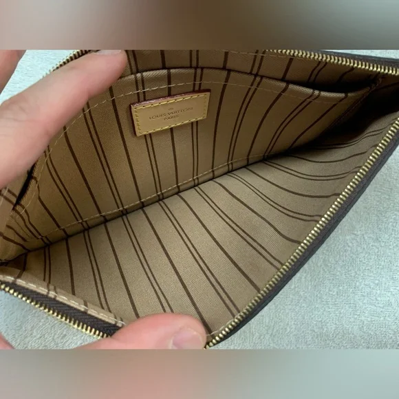 Louis Vuitton Monogram Neverfull Pochette Bag - Picture 10 of 16